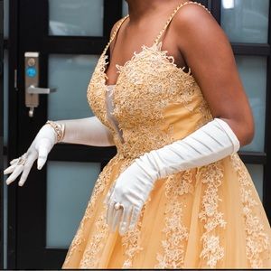 Ball Gown Tulle V-neck Sleeveless Court Train. Size US16- UK20-EUR46. Color Gold